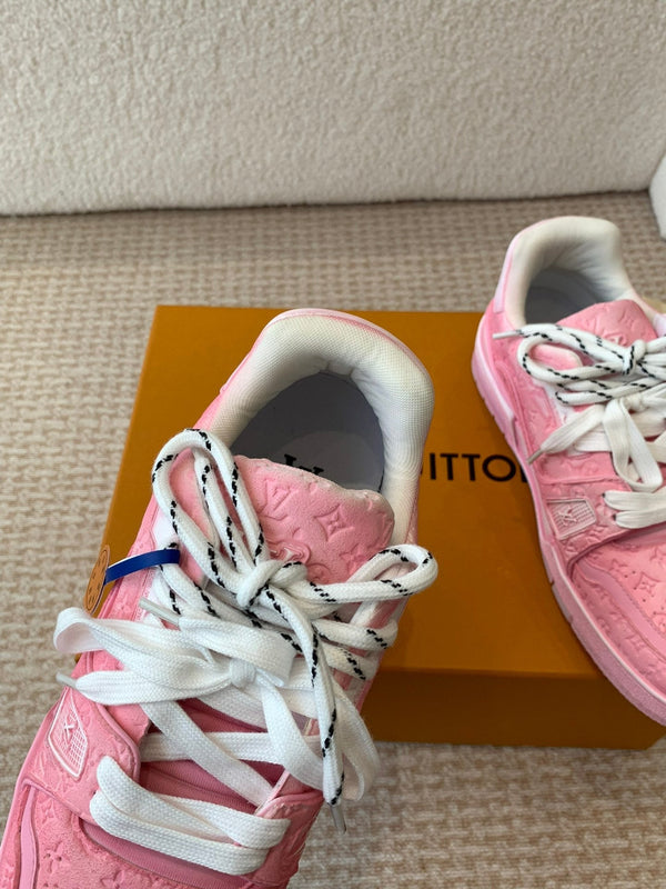 Sneaker LV Trainer 30mm in pelle di vacchetta rosa