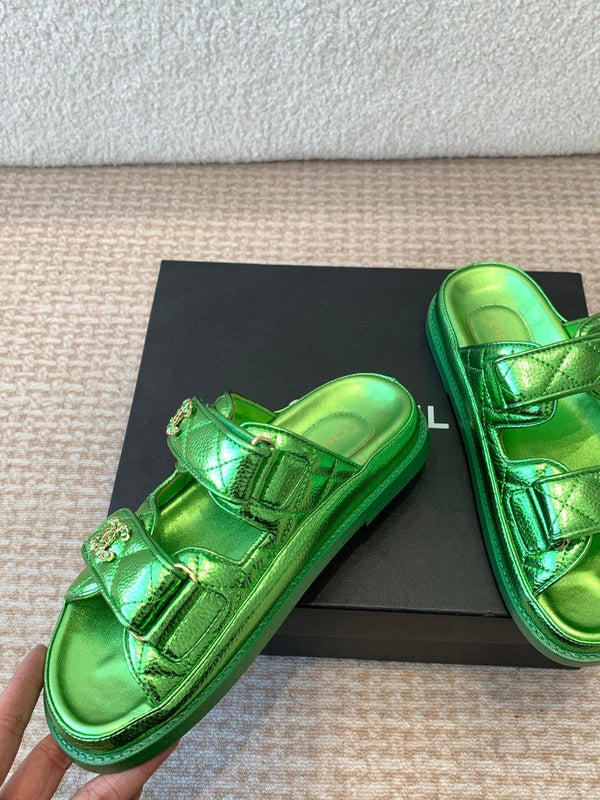 DAD SANDAL IN EMERALD GREEN SHEEPSKIN MULE