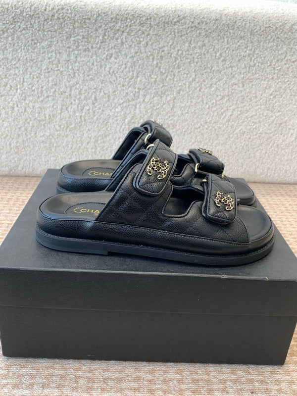 DAD SANDAL IN BLACK SHEEPSKIN MULE