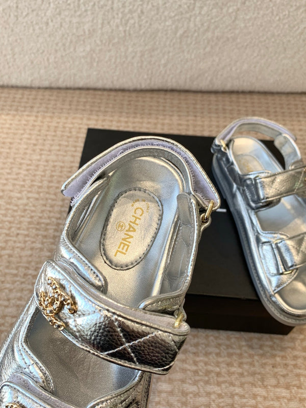 DAD SANDAL IN SILVER SHEEPSKIN