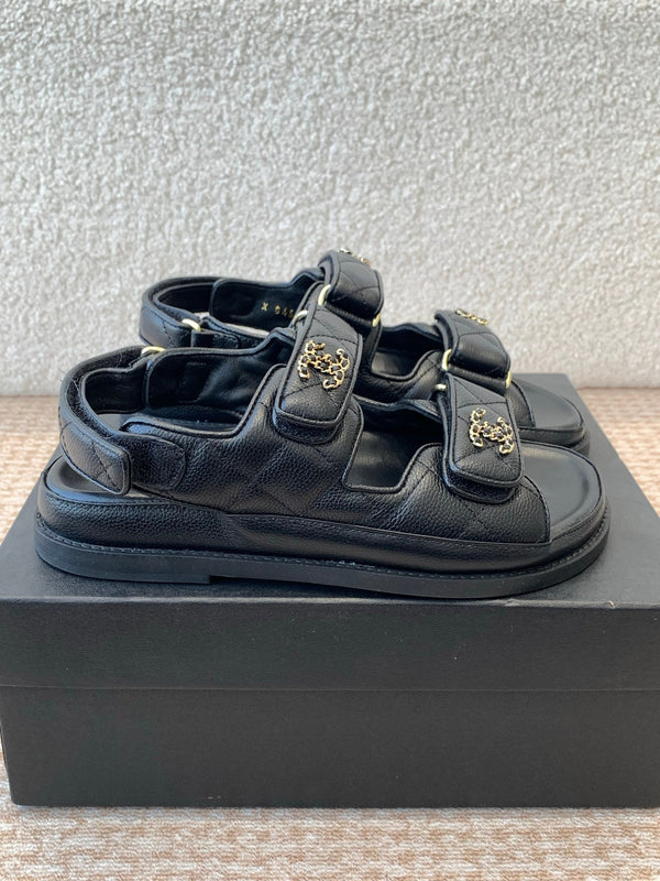 DAD SANDAL IN BLACK SHEEPSKIN