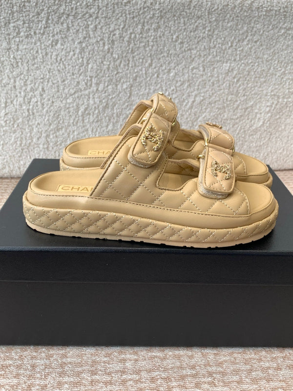 DAD SANDAL IN AMBER YELLOW CALFSKIN MULE