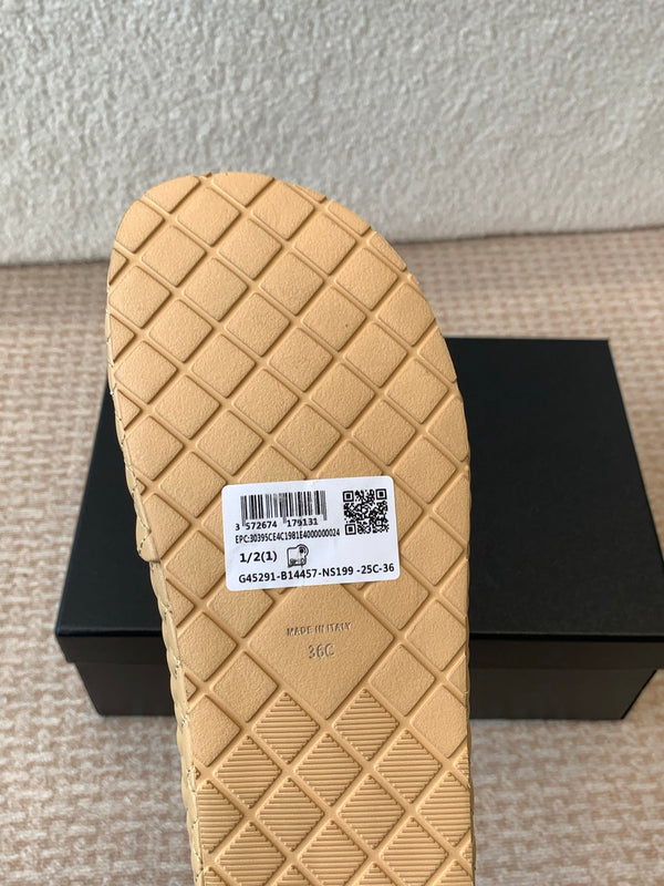 DAD SANDAL IN AMBER YELLOW CALFSKIN MULE