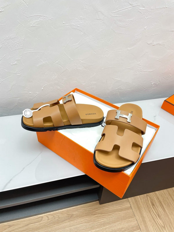 SANDALO CYPRUS IN PELLE DI AGNELLO RAME CON FIBBIA A H