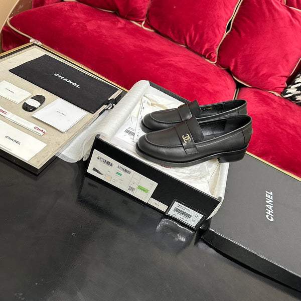 CC Moccasins Plain Black Calfskin