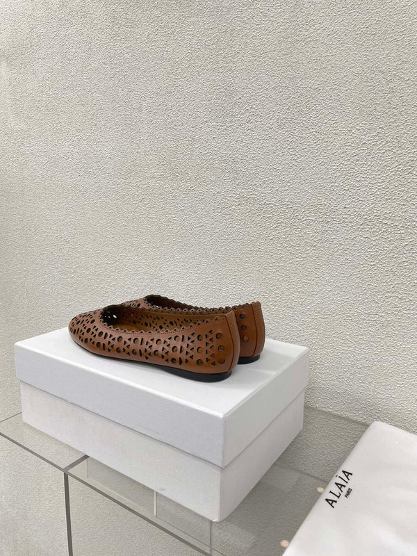 ALAIA BALLET FLAT IN CARAMEL BROWN MESH LAMBSKIN