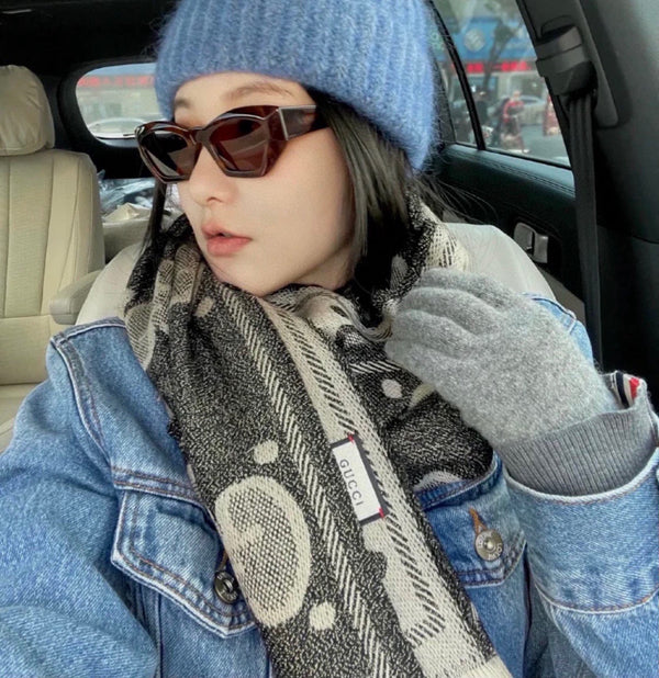 SCIARPA 195 CM IN LANA GG LAMÉ JACQUARD NERO E GRIGIO CHIARO 403977