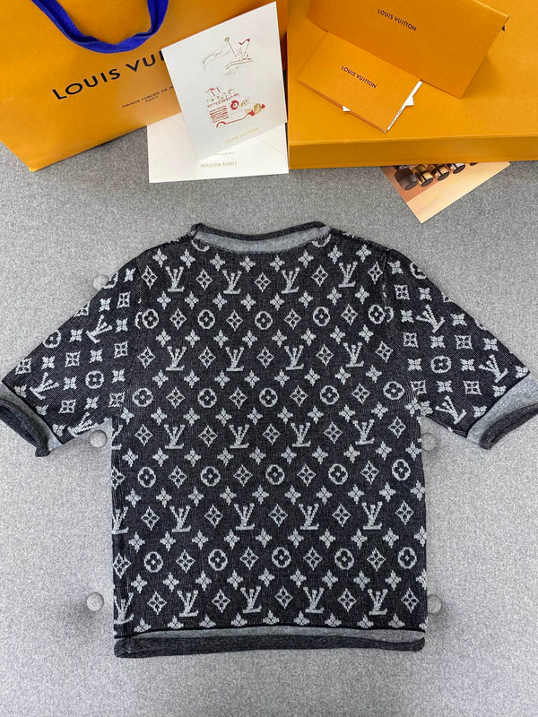 LV Simple Elegant Design T-shirt Black Cotton Wool