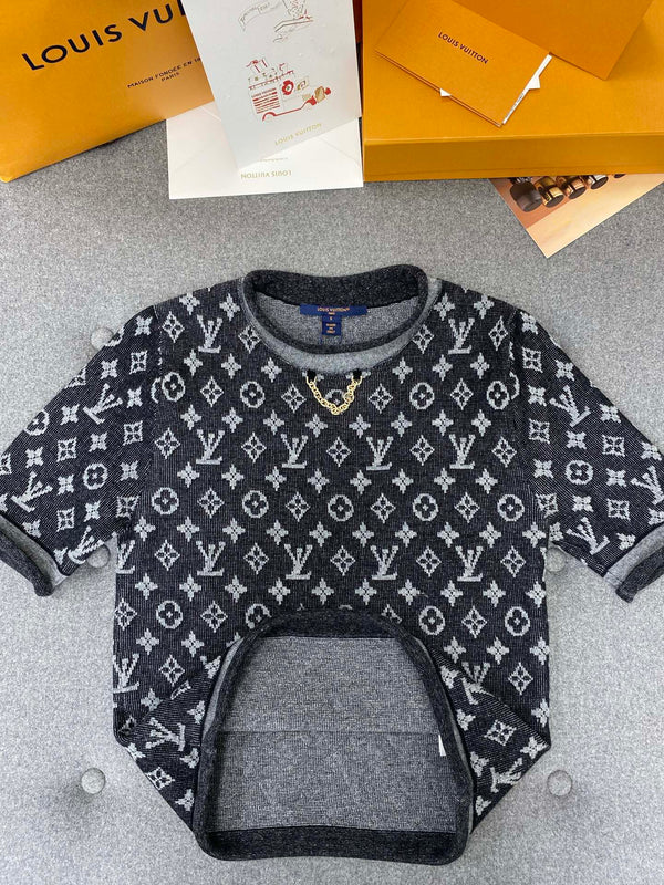 LV Simple Elegant Design T-shirt Black Cotton Wool