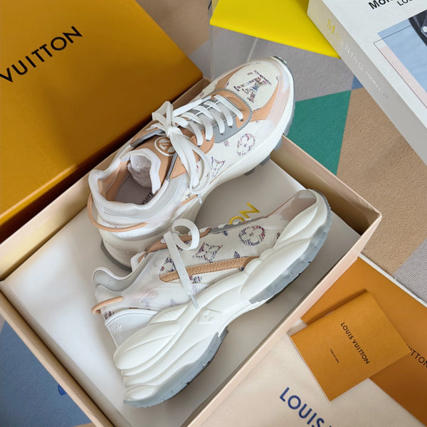 Sneaker LV Run 55 da 55 mm, tessuto jacquard monogrammato bianco misto marrone beige