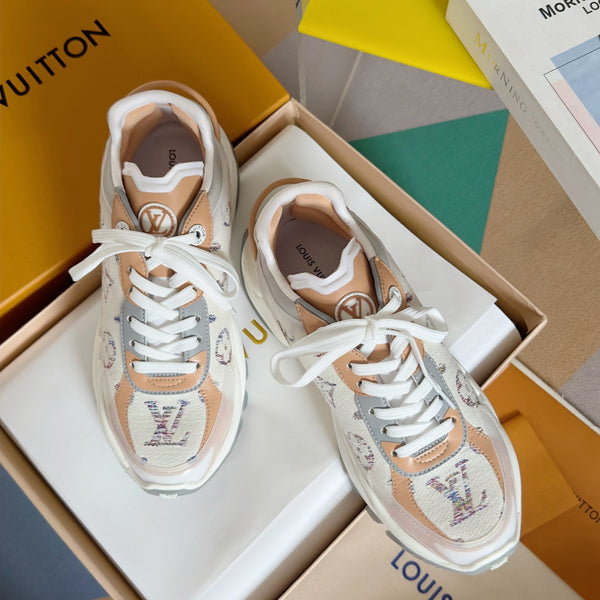 Sneaker LV Run 55 da 55 mm, tessuto jacquard monogrammato bianco misto marrone beige