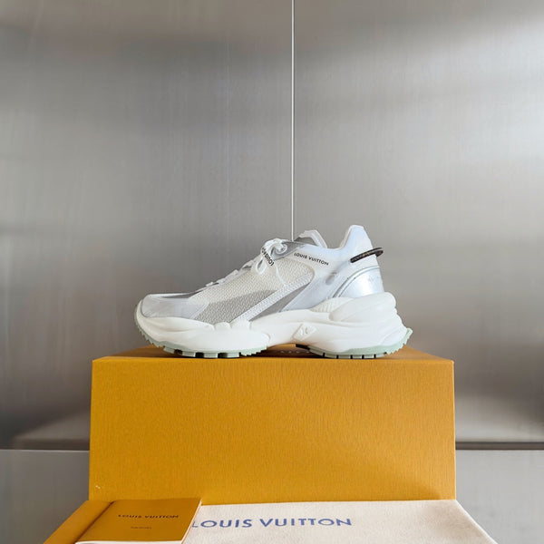 Sneaker LV Run 55 da 55 mm in tessuto jacquard grigio misto bianco