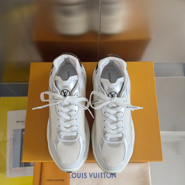 Sneaker LV Run 55 da 55 mm in tessuto jacquard grigio misto bianco
