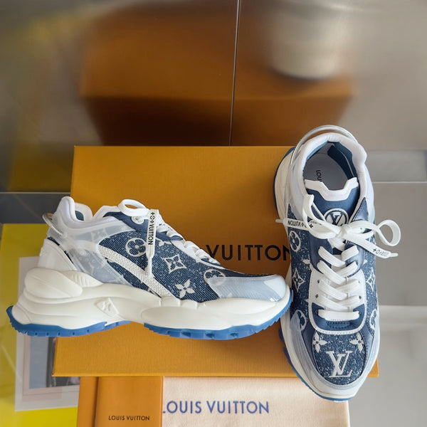 Sneaker LV Run 55 da 55 mm in tessuto jacquard monogrammato blu misto bianco