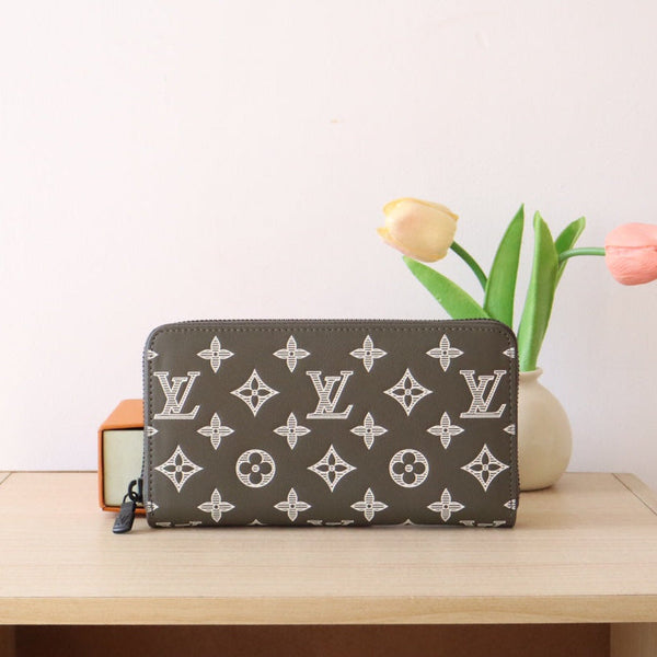 LV M12578 Zipper Wallet Anthracite Grey Monogram Cowhide 224284