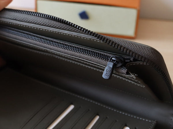 LV M12504 Zipper Wallet Anthracite Grey Monogram Cowhide 224285