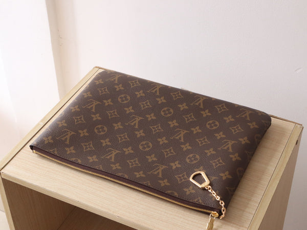 LV Pochette Clés 33cm Brown Monogram Canvas GHW