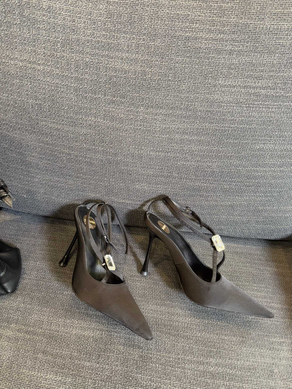 HIGH SANDAL ATTACHED GEM IN BLACK SILK