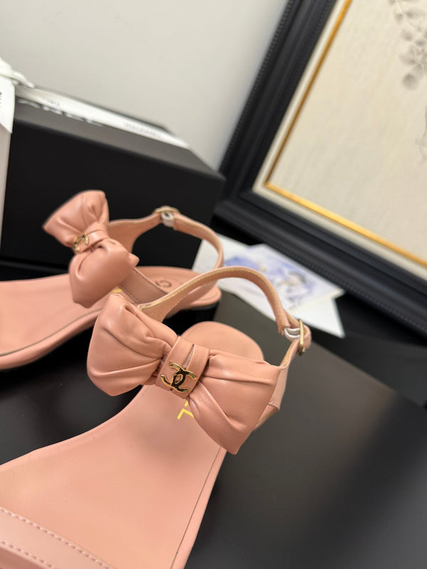 CC 25 Bow Attached Sandals Pink Sheepskin 233420