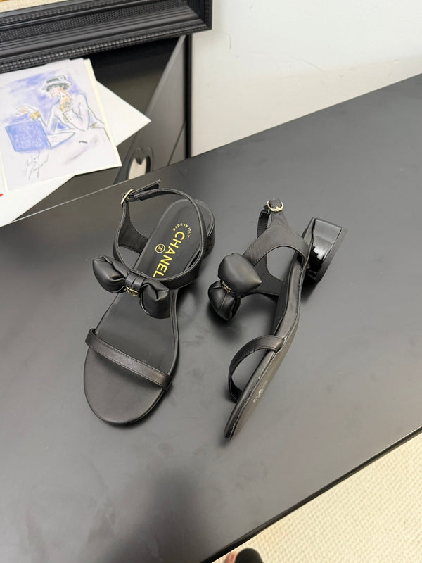 CC 25 Bow Attached Sandals Black Sheepskin 233421