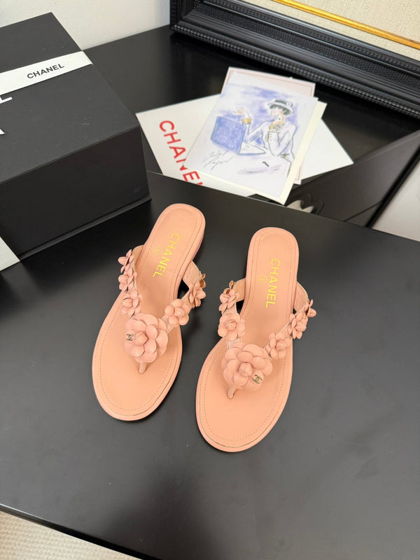 CC 25 Flower Thong Slippers Pink Cowhide 233418