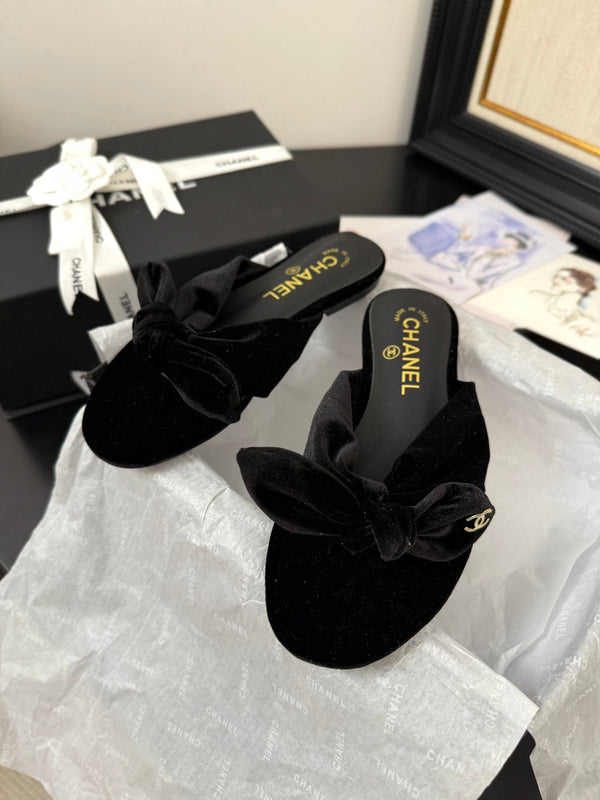 CC 25C Thong Sandal Bow Black Velvet fabric 233564