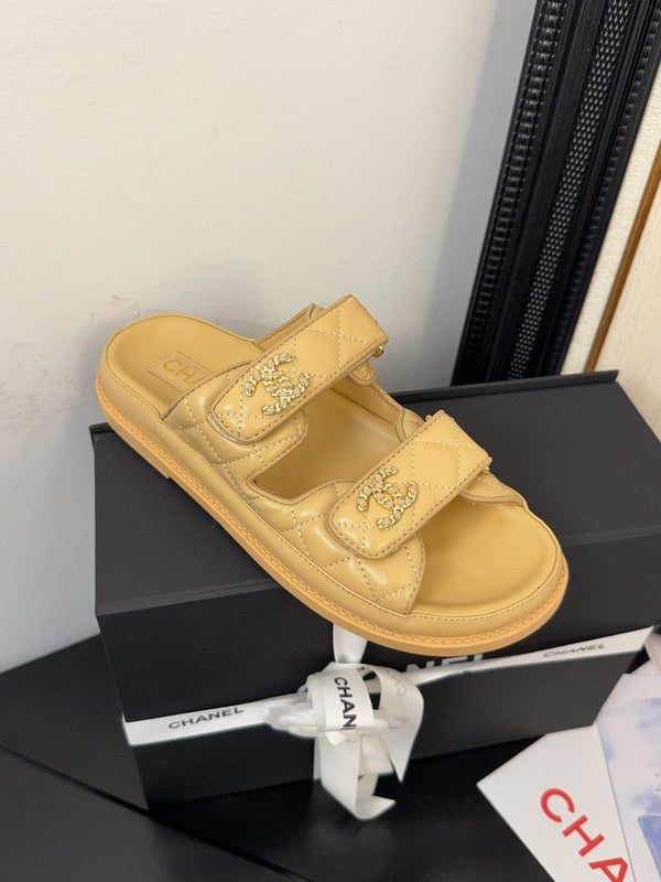 CC 25 Dad Sandal Mule Beige Calfskin