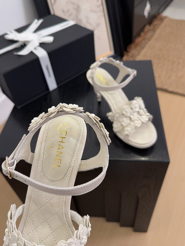 CC 25 Pearl Slingback White Sheepskin 252290