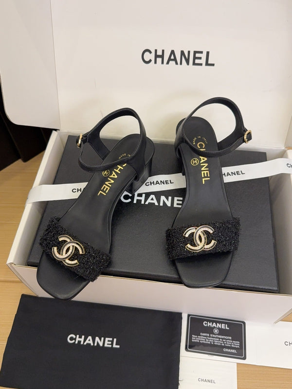 Sandali con tacco alto CC 25 40 in tessuto nero e pelle di pecora con punta quadrata 277713 