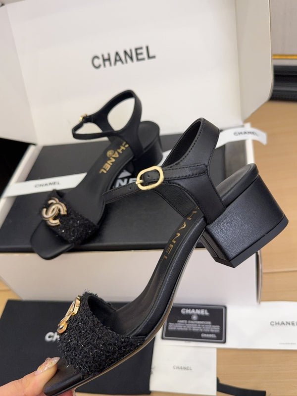 Sandali con tacco alto CC 25 40 in tessuto nero e pelle di pecora con punta quadrata 277713 