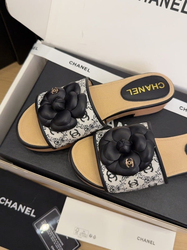 CC 25 Camellia Mule 40 Tessuto Nero e Pelle Beige 277718 