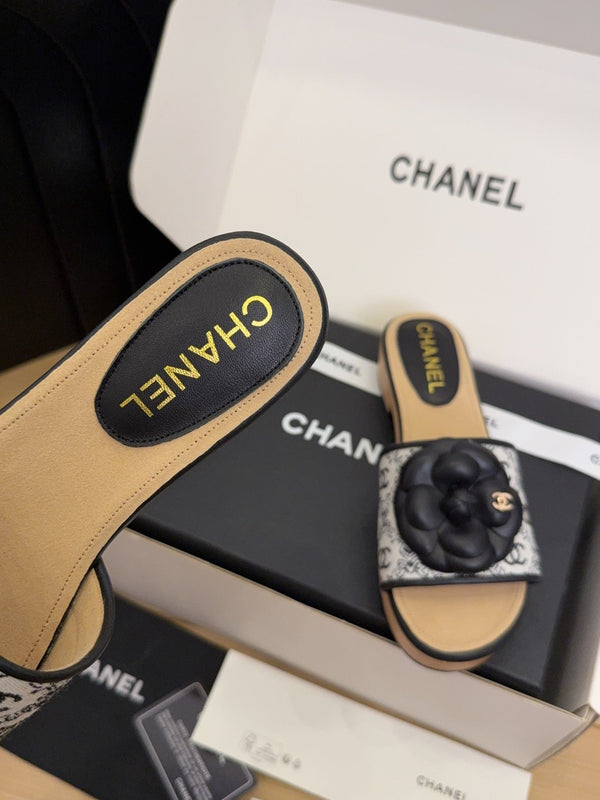 CC 25 Camellia Mule 40 Tessuto Nero e Pelle Beige 277718 