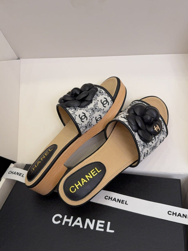 CC 25 Camellia Mule 40 Tessuto Nero e Pelle Beige 277718 