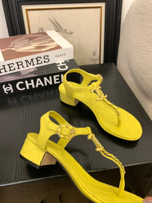 Sandalo infradito CC 25 in pelle doppia C