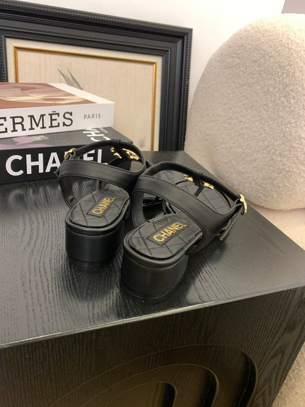 Sandalo infradito CC 25 con doppio cinturino