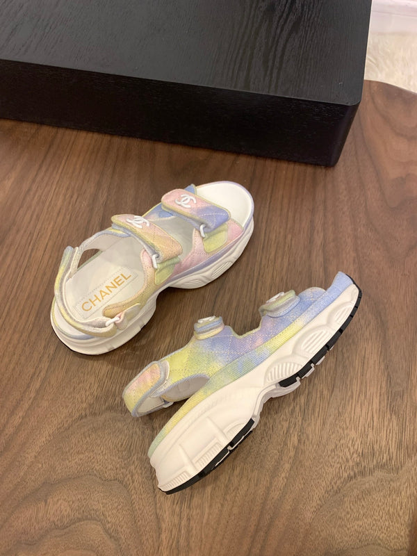 Sandali con punta CC in pelle bianca sfumata 299538