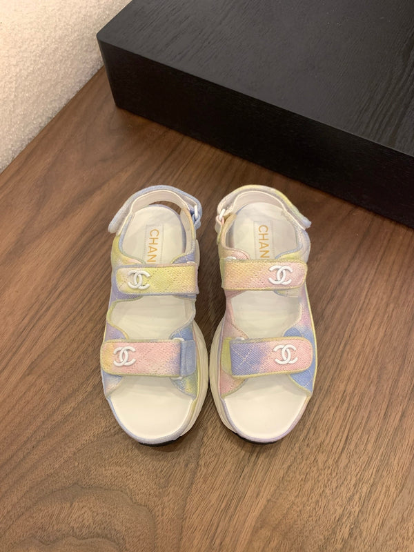 Sandali con punta CC in pelle bianca sfumata 299538