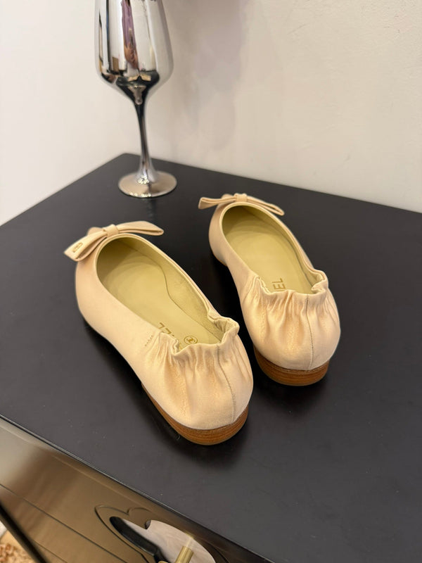 CC 25 Ballet Flats Beige Lamskin 330774