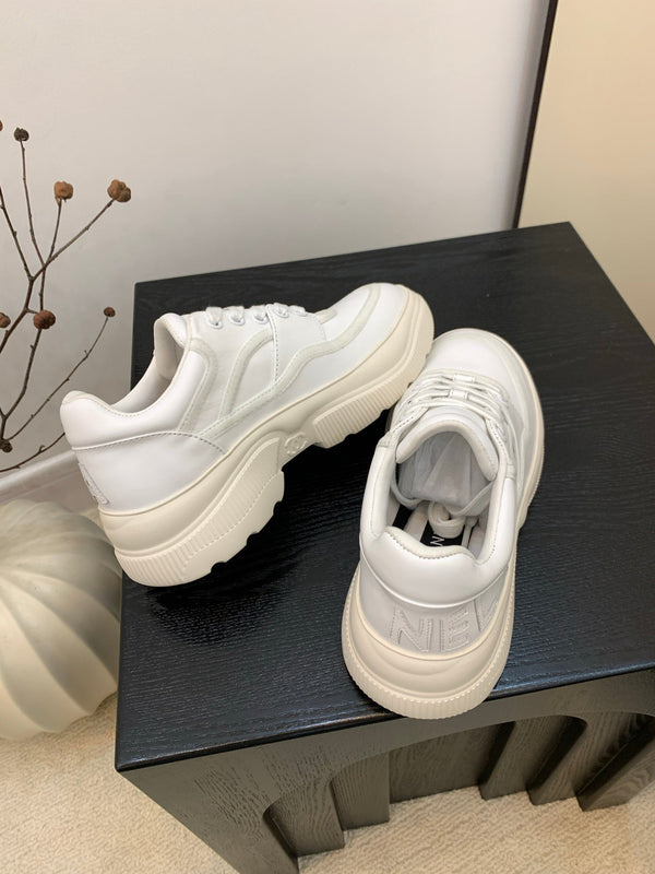 CC Alexander McQueen Sneakers White Mmooth Calfskin 537188