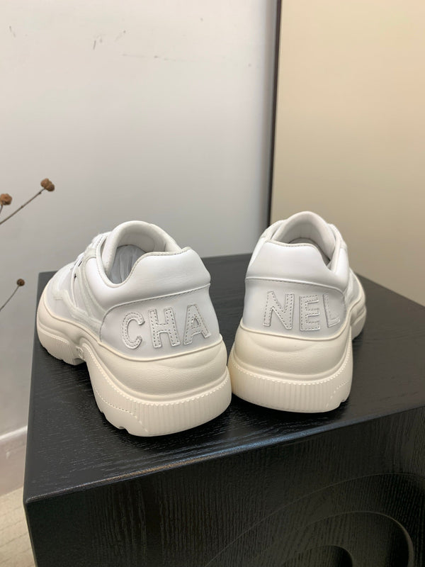 CC Alexander McQueen Sneakers White Mmooth Calfskin 537188