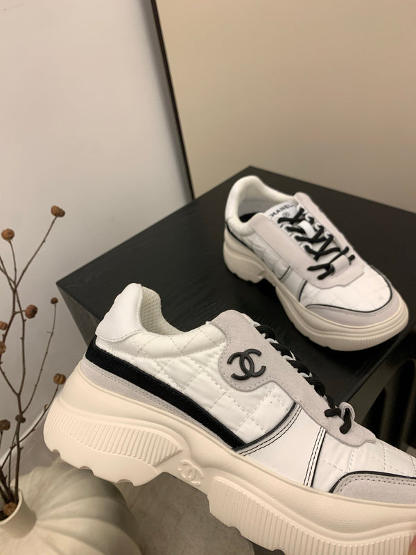 CC Alexander McQueen Sneakers Cream Gray Black Leather and Ceiling Fabric 537191