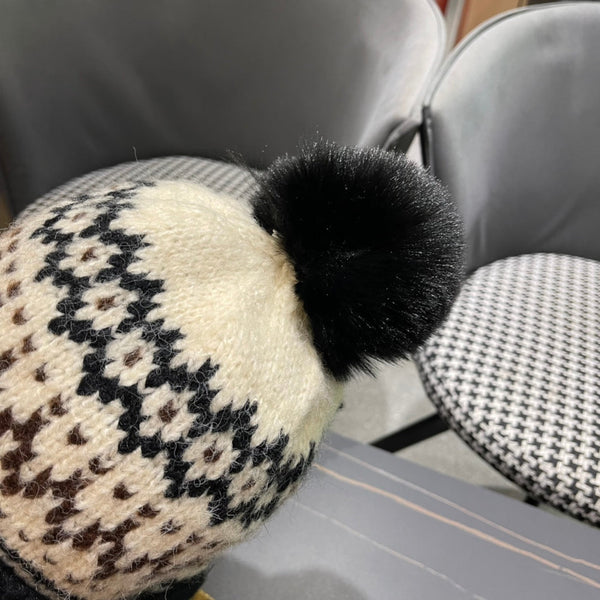 BEANIE HAT IN COLORFUL WOOL 394006