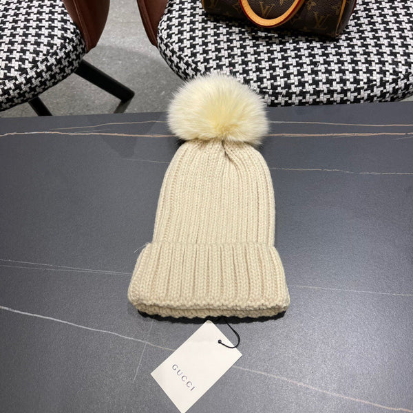 BEANIE HAT IN BEIGE WOOL 403391