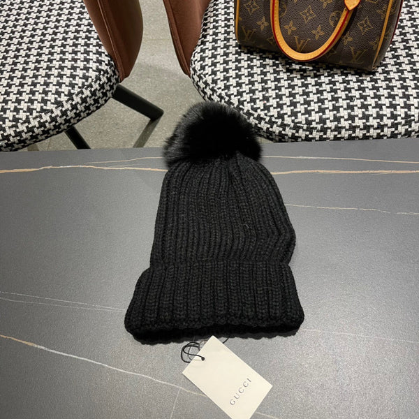 BEANIE HAT IN BLACK WOOL 403394