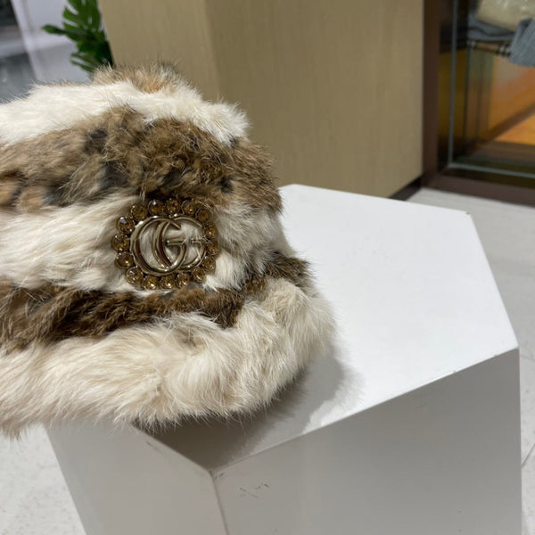 BUCKET HAT IN BROWN MIX WHITE FLEECE 412797