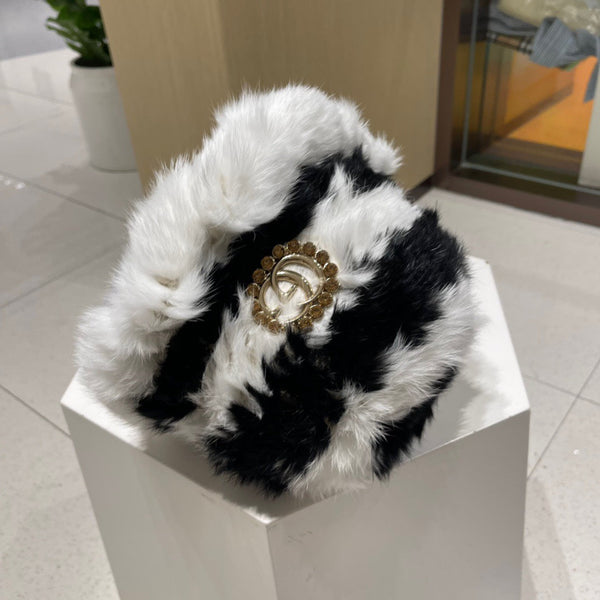 BUCKET HAT IN BLACK MIX WHITE FLEECE 412798