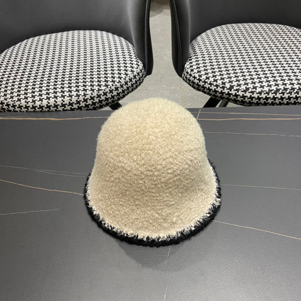 CAPPELLO A SECCHIELLO IN LANA DI AGNELLO BEIGE CREMA 426106 