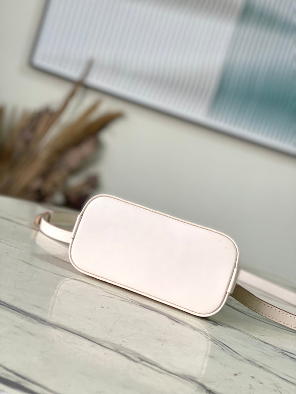 alma nano 18 cream epi leather