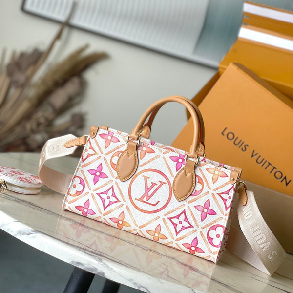 ONTHEGO EAST WEST 25 IN TELA CON PIASTRELLE MONOGRAMMA CORALLO