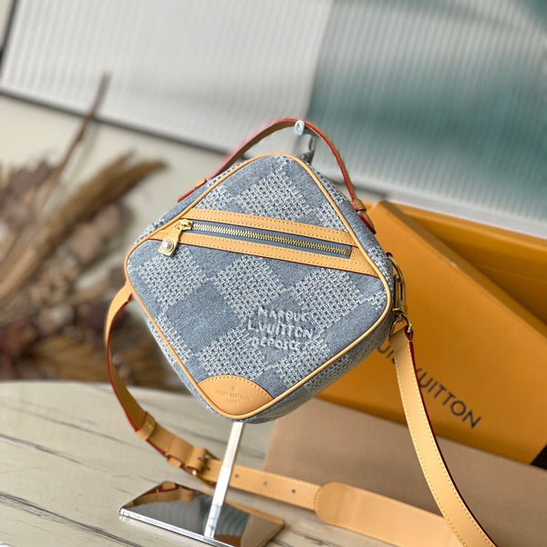 BORSA CHESS MESSENGER 24 IN DENIM A QUADRI BLU COLUMBIA 3D